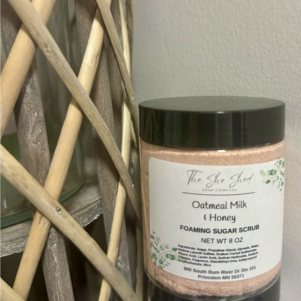 Oatmeal Milk & Honey foaming body scrub 8oz
